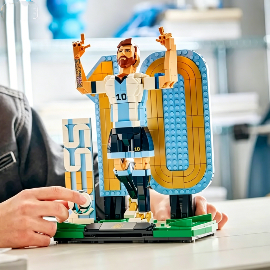 LEGO Editions Lionel Messi – Soccer Legend - Building Set for Boys & Girls, Ages 12+ - Collectible Soccer Gift with Plaque - Kids Bedroom or Shelf Decor - 43015